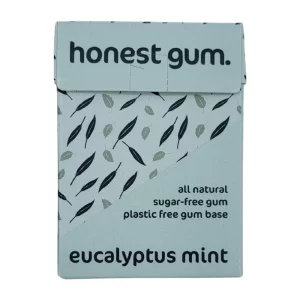 obrázek žvýkačky eukalyptová máta přírodní žvýkačky od honest gum ve flipové krabičce zepředu s 12 ks na bílém pozadí bez plastu, cukru, udržitelnosti a aspartamu | Pro web: healthychewinggum.com | Zdroj: honest gum